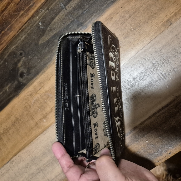 Juicy Couture Y2K Black and White Wallet - Picture 11 of 16